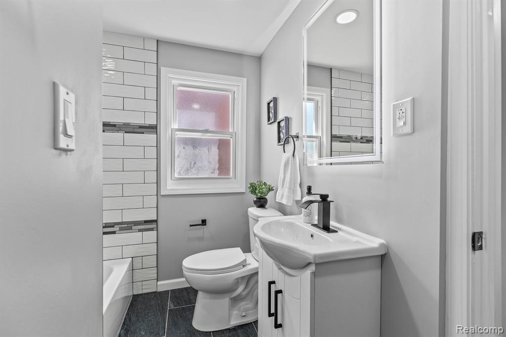 8044 E MORROW Circle, Detroit, MI 48204 — Photo 15