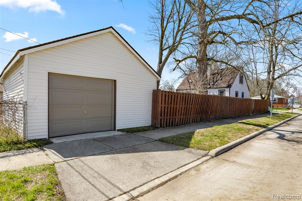 4903 Bedford Street, Dearborn Heights, MI 48125 — Photo 31