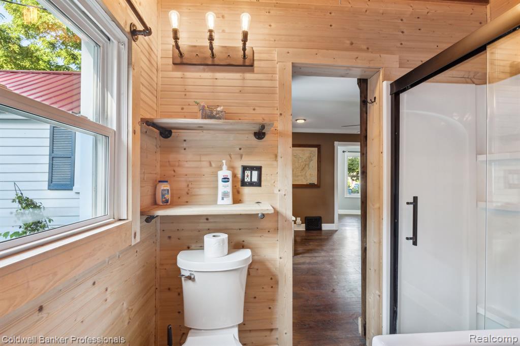 206 E SHERMAN Street, Holly, MI 48442 — Photo 21