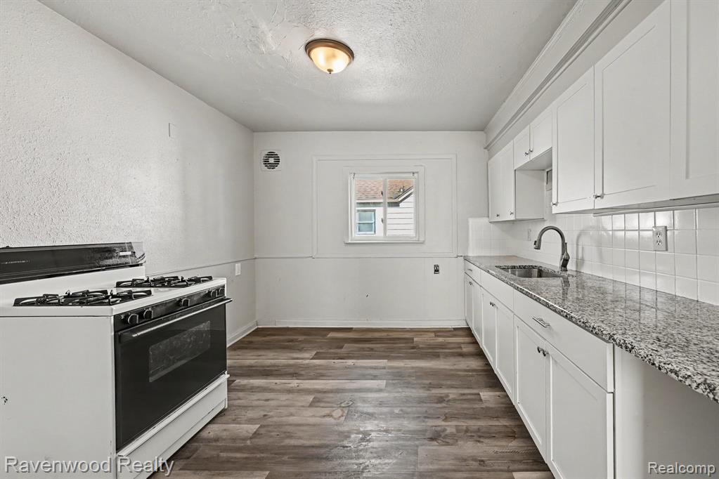 7528 Hudson Avenue, Warren, MI 48091 — Photo 9