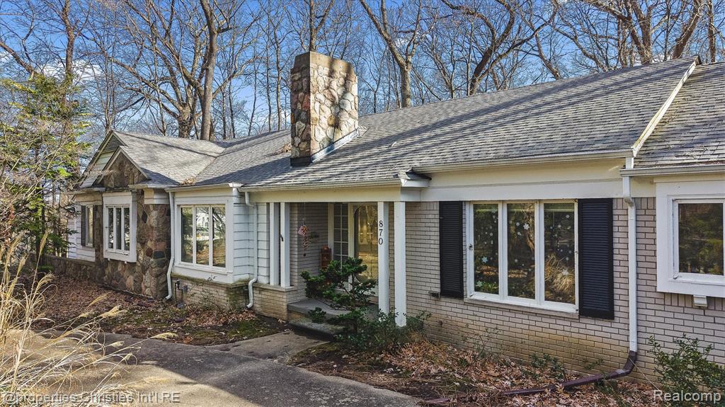 870 Highwood Drive, Bloomfield Hills, MI 48304 — front exterior