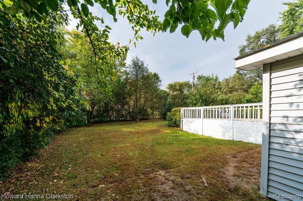 6183 Jameson Drive, Waterford, MI 48329 — Photo 23