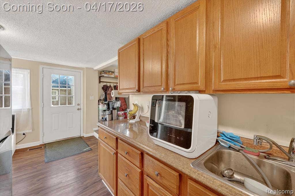 102 S Matteson Street, Capac, MI 48014 — Photo 20