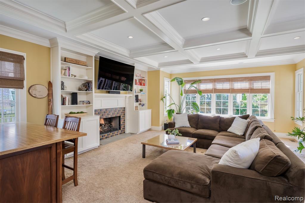 579 Chesterfield Avenue, Birmingham, MI 48009 — Photo 2
