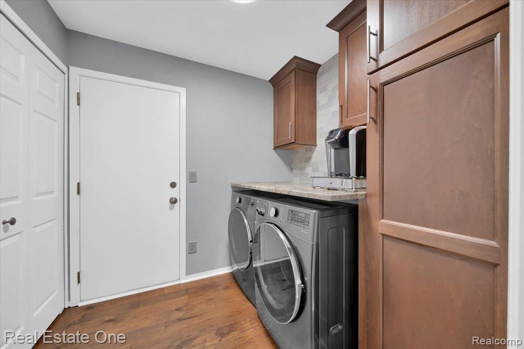 295 WINDING Brook, Commerce Twp, MI 48390 — Photo 27