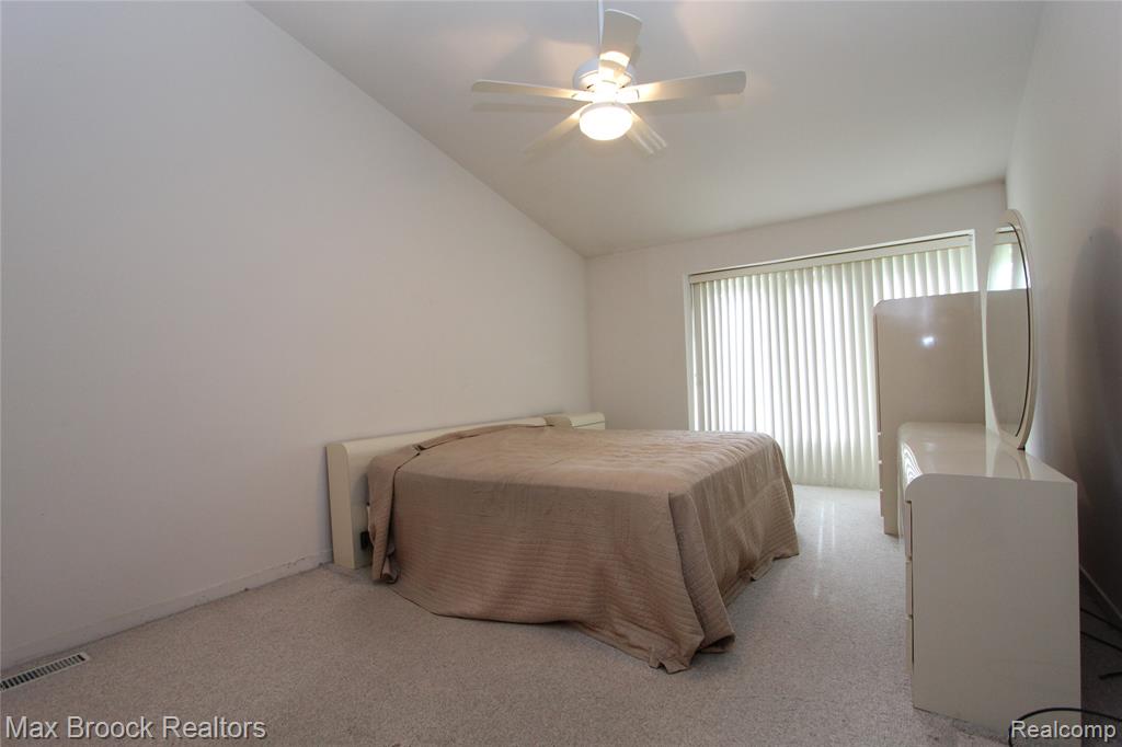 4029 Foxpointe Drive, West Bloomfield, MI 48323 — Photo 20
