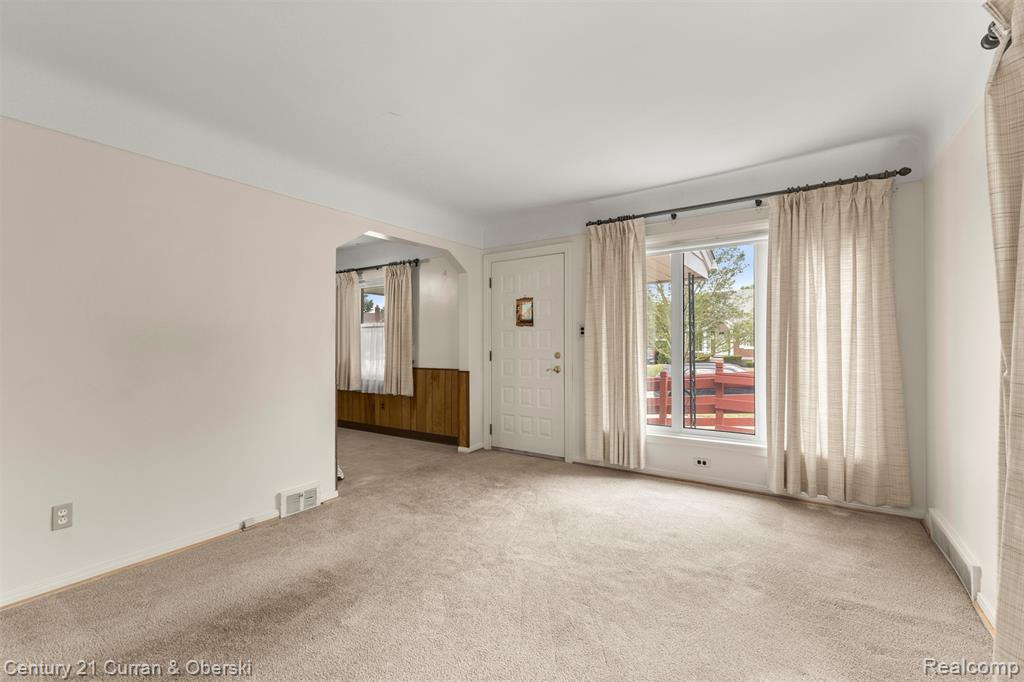 9881 Quandt Avenue, Allen Park, MI 48101 — Photo 4