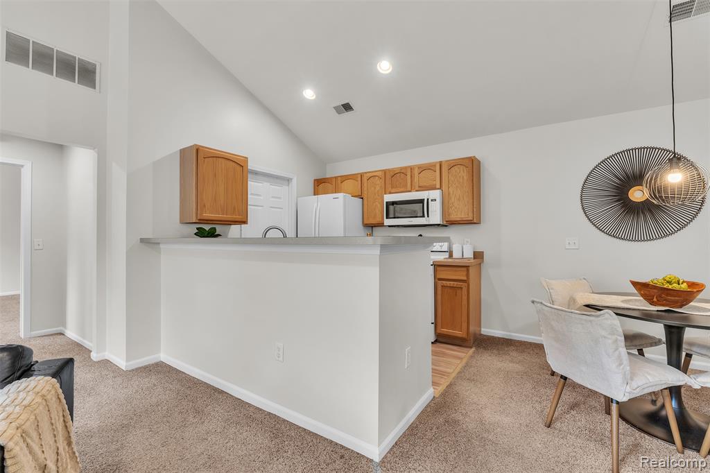 592 Olde English Circle, Howell, MI 48855 — Photo 12