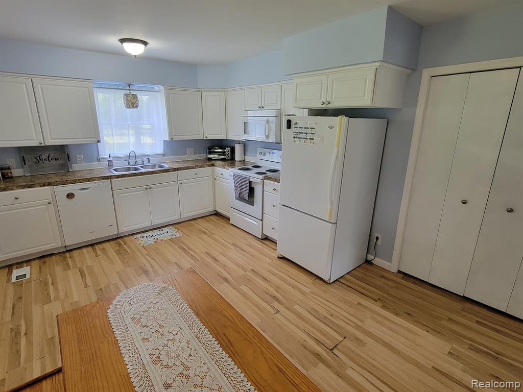4887 CENTER Street, Millington, MI 48746 — Photo 5