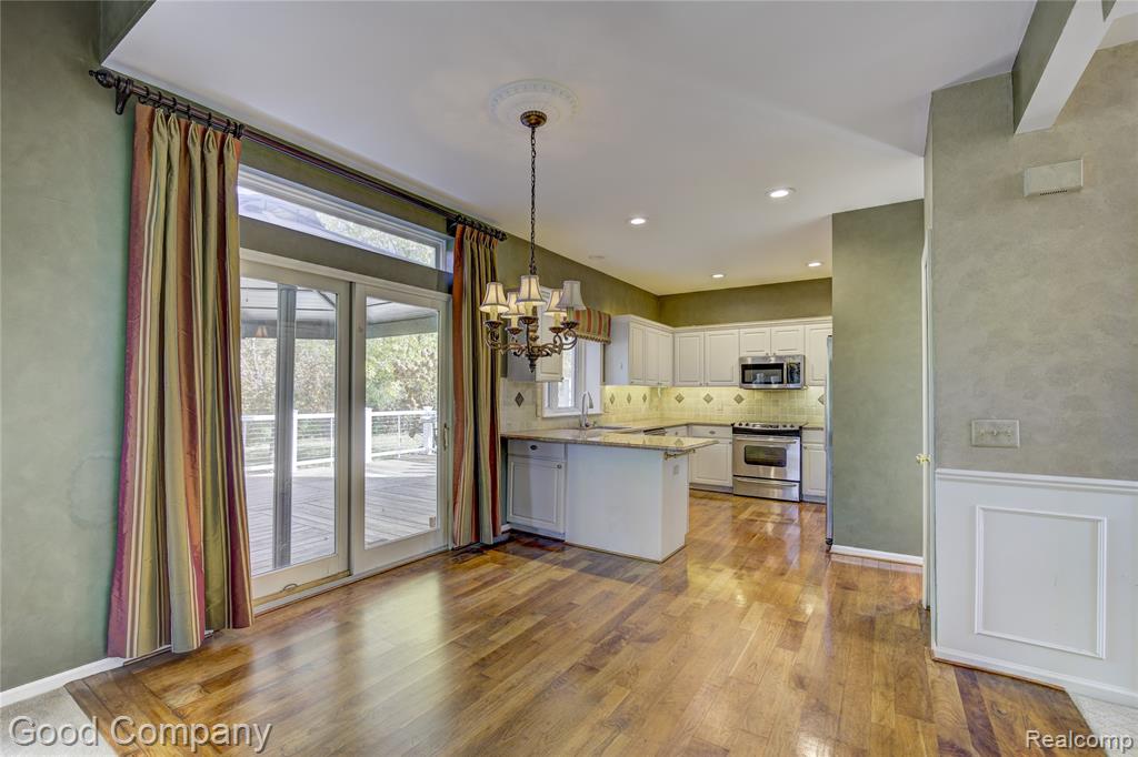 4617 Covington Court, Rochester, MI 48306 — Photo 2