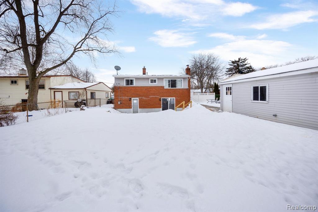 23452 Astrid Lane, Rockwood, MI — Photo 10