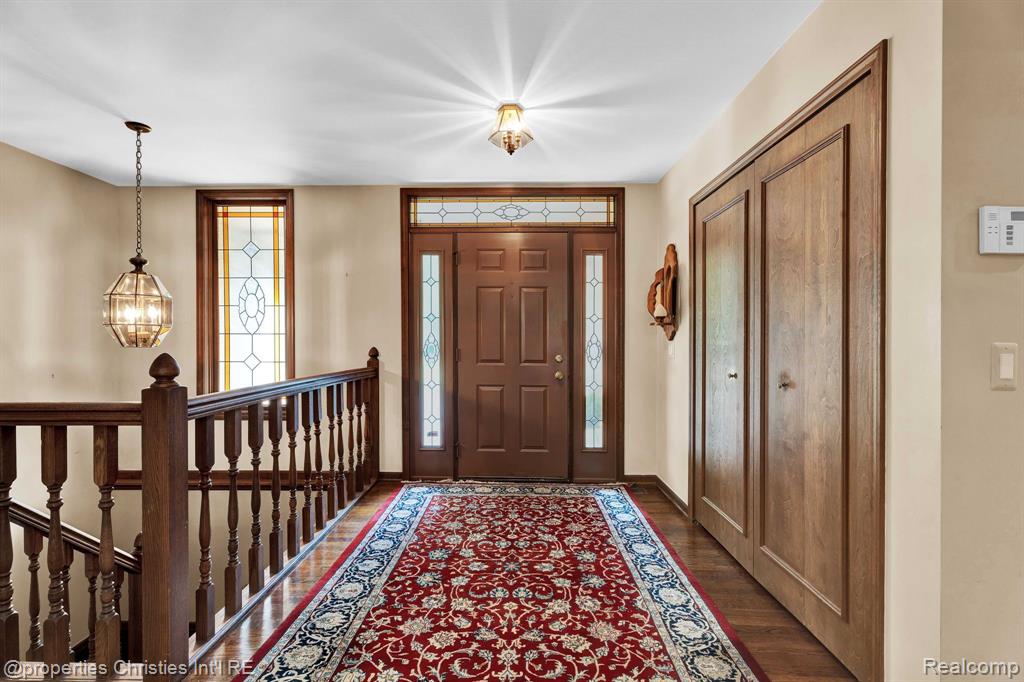 5641 SUSSEX Drive, Troy, MI 48098 — Photo 6