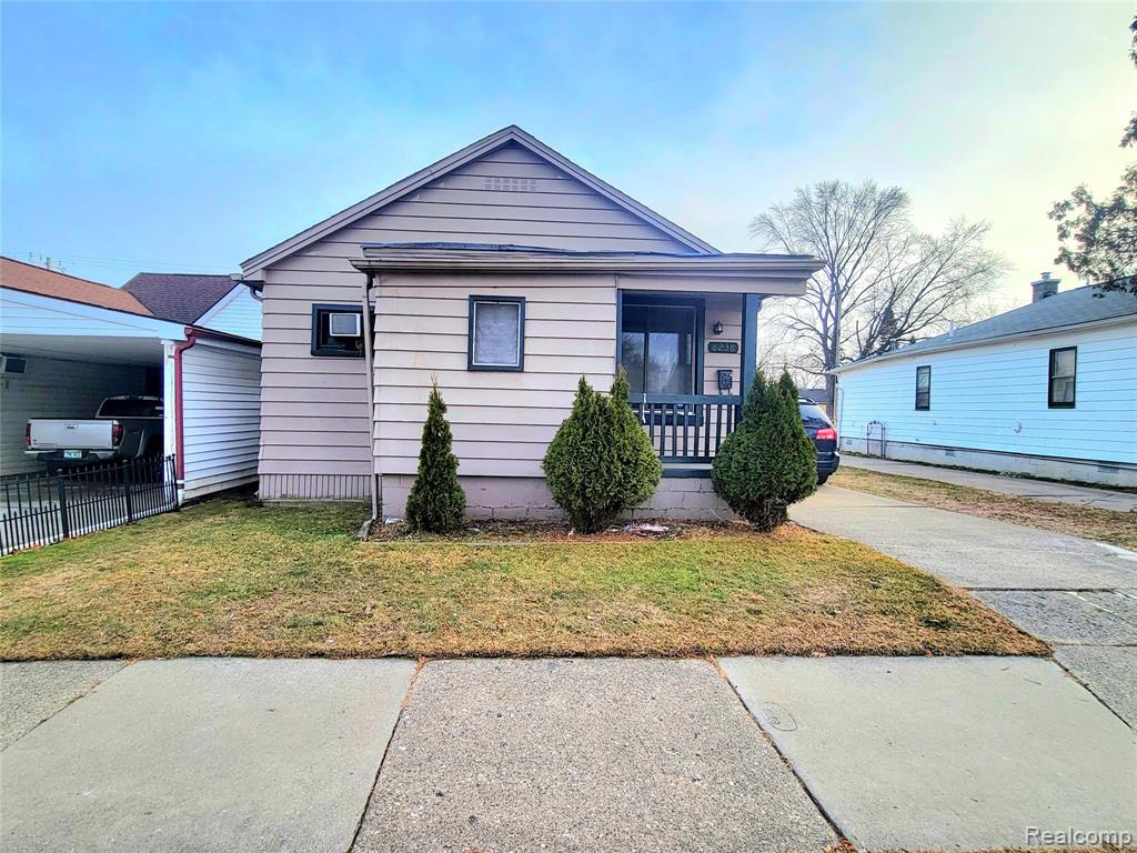 8238 Chalmers Avenue, Warren, MI 48089 — front exterior