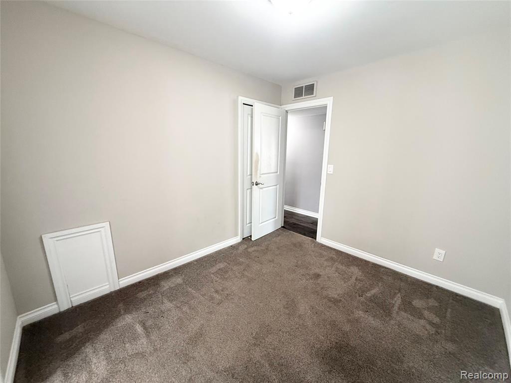 8210 Liberty Boulevard, Westland, MI — Photo 12