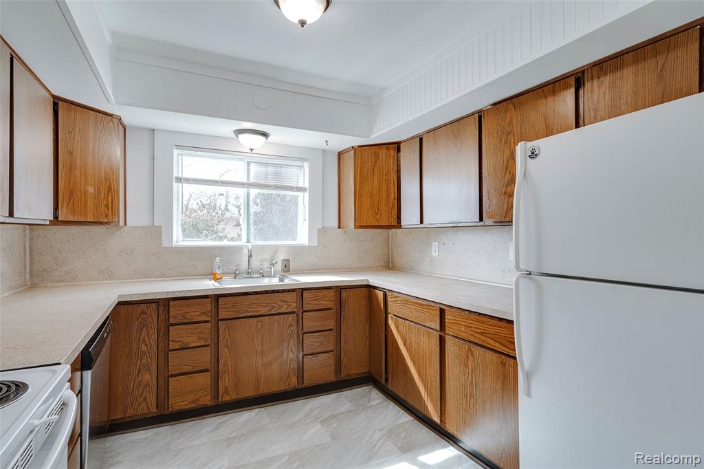 5645 N LINVILLE Street, Westland, MI — Photo 34
