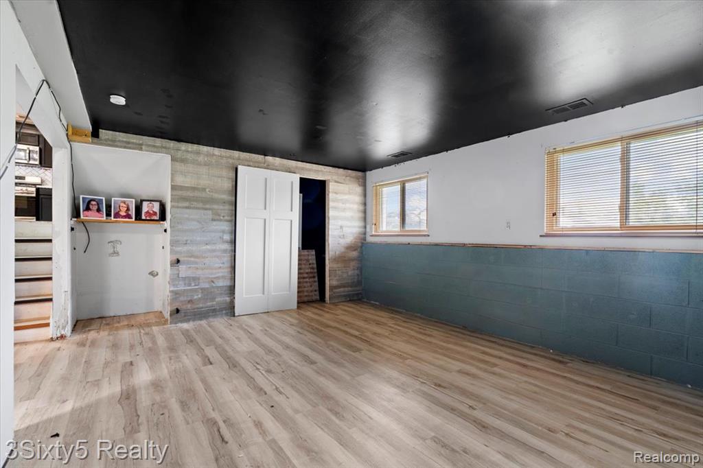 8348 N Dixie Highway, Newport, MI 48166 — Photo 12