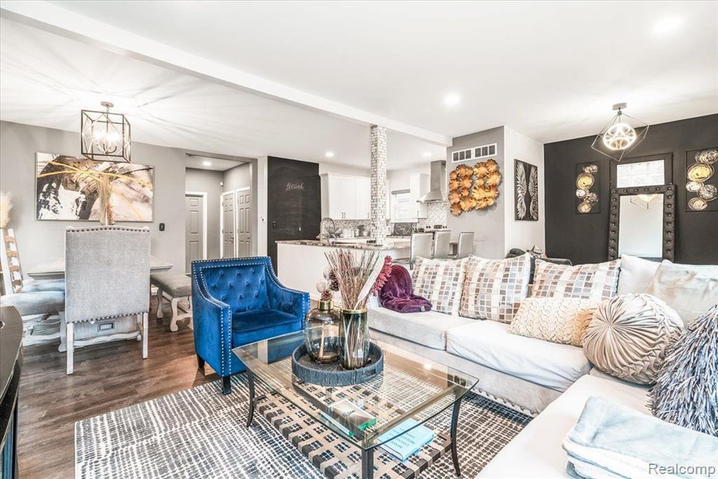 4469 BENITEAU Street, Detroit, MI 48214 — Photo 8