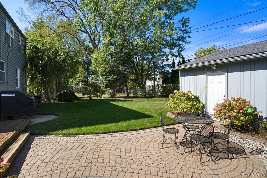 10404 Hart Avenue, Huntington Woods, MI — Photo 44