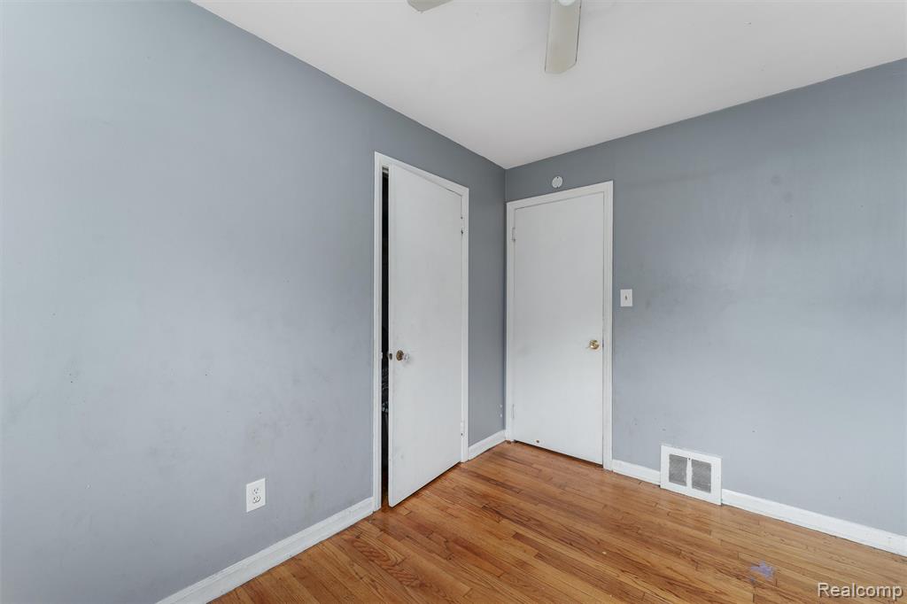 9035 Braile, Detroit, MI 48228 — Photo 10