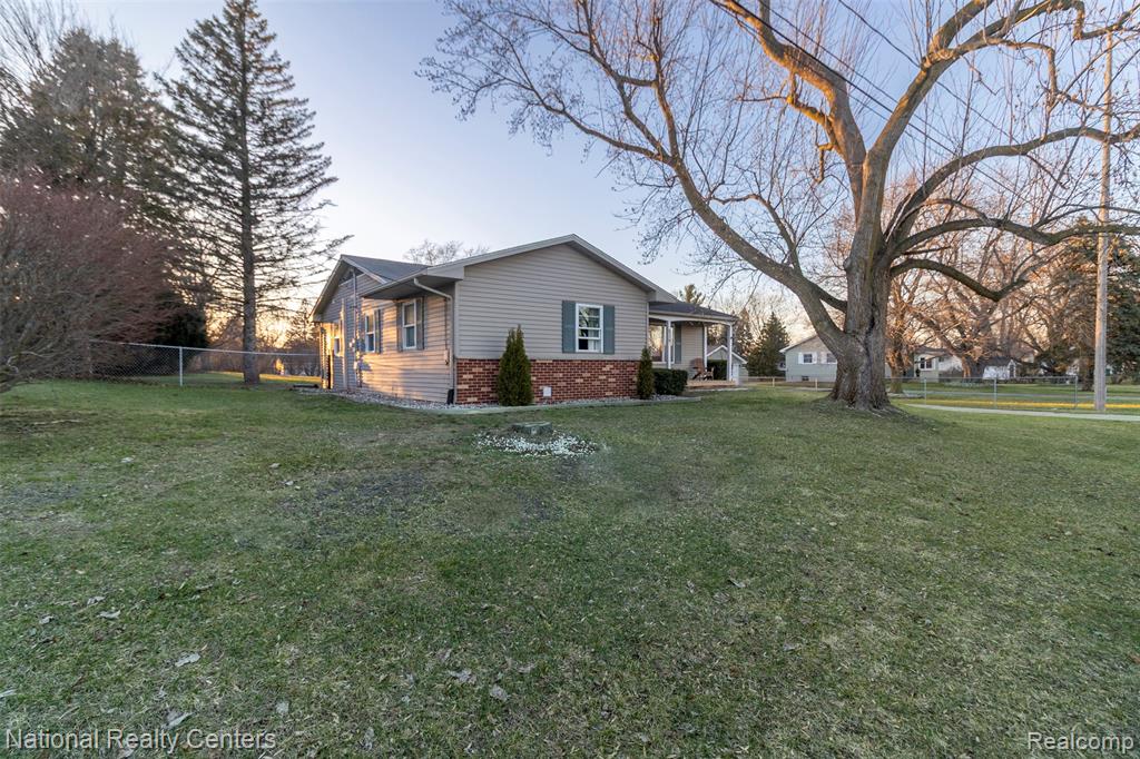 529 N Watkins, Perry, MI 48872 — Photo 37