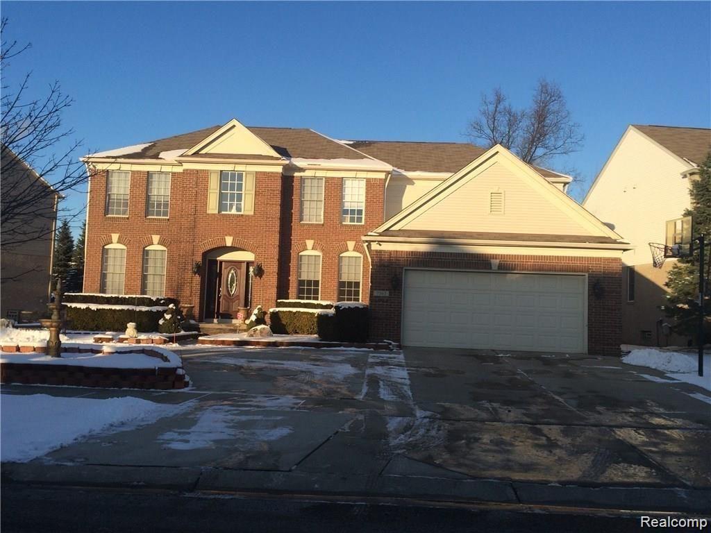 7565 Windgate Circle, West Bloomfield, MI 48323 — front exterior