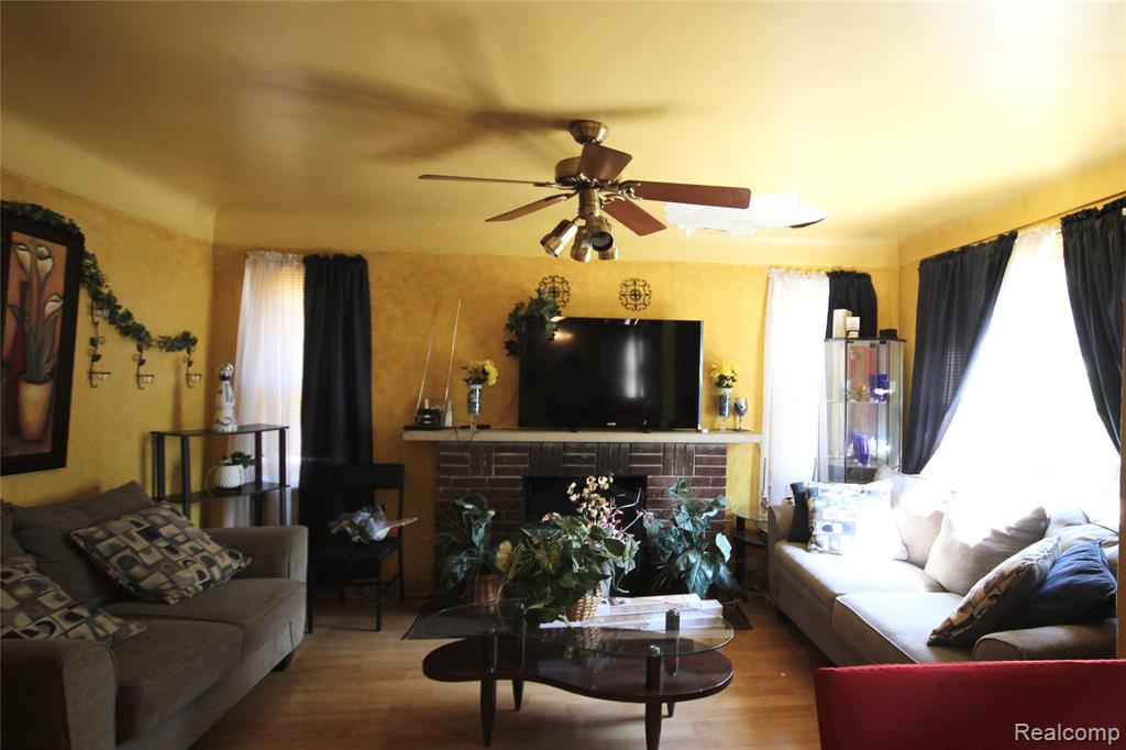 18831 Lamont Street - Photo 3