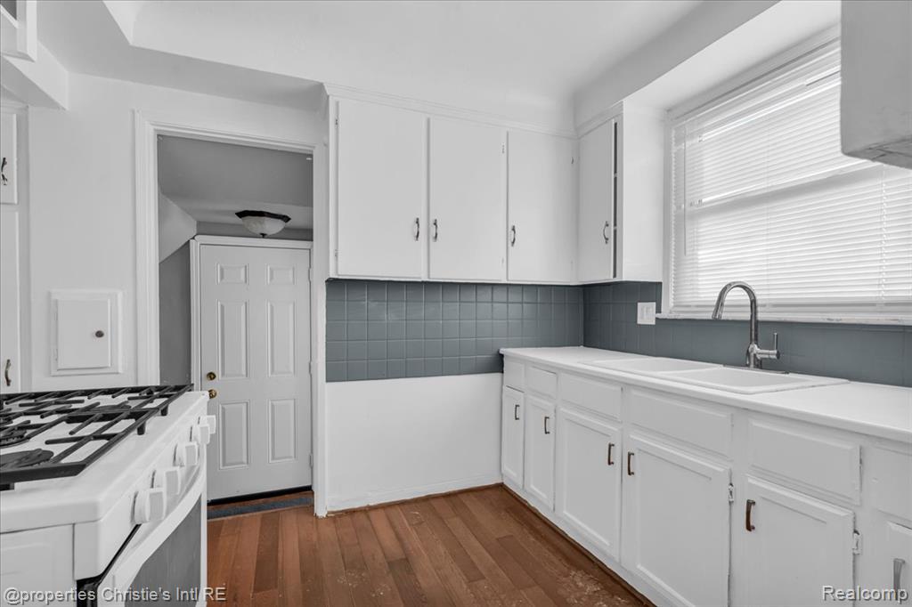 15751 Vaughan Street, Detroit, MI 48223 — Photo 8