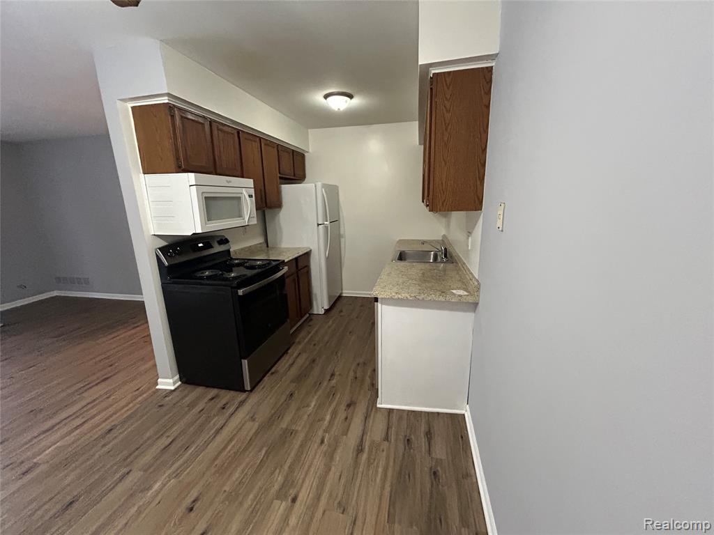 34690 Clarkson Drive W, 27, Fraser, MI 48026 — Photo 6