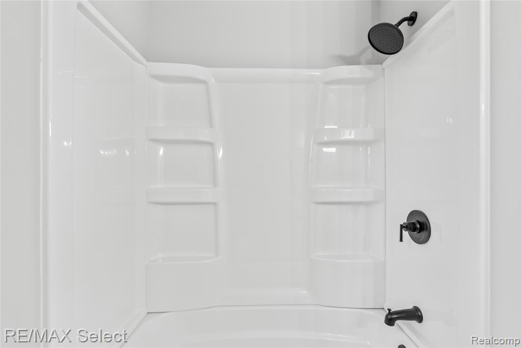 8455 Deer Field Drive, Davison, MI 48423 — Photo 14