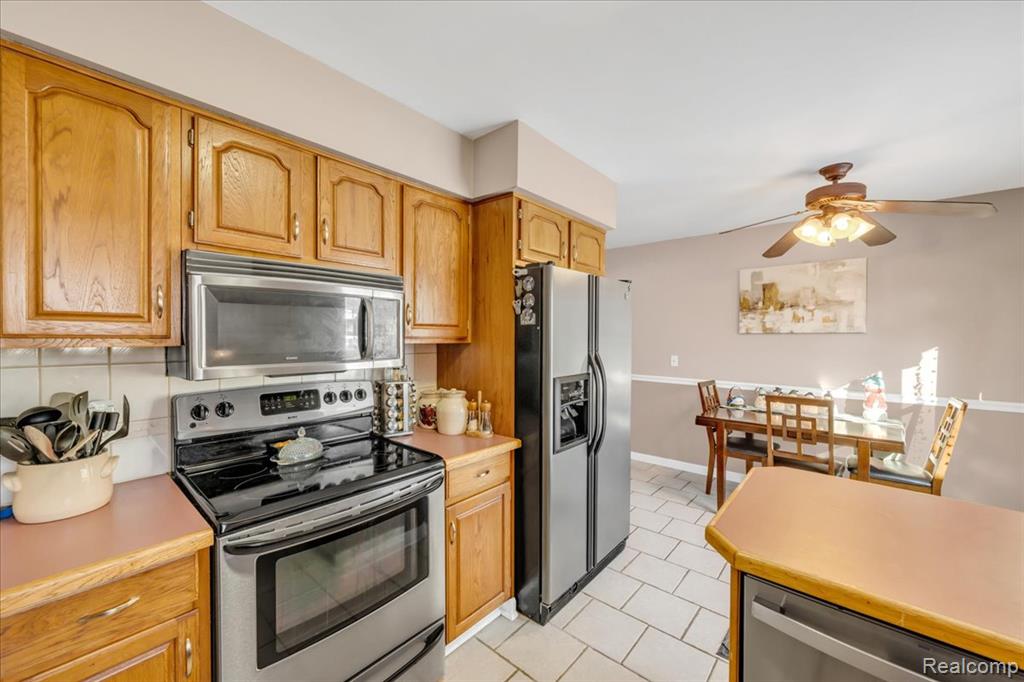 9169 Graytrax Road, Grand Blanc, MI 48439 — Photo 26