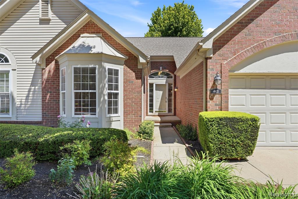 4421 Honeysuckle Drive, Sterling Heights, MI 48314 — Photo 5
