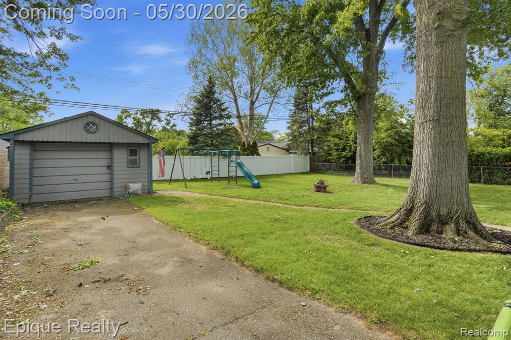 29087 Howard Avenue, Madison Heights, MI 48071 — Photo 26