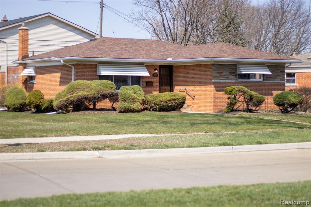 30705 Longfellow Avenue, Madison Heights, MI 48071 — Photo 31