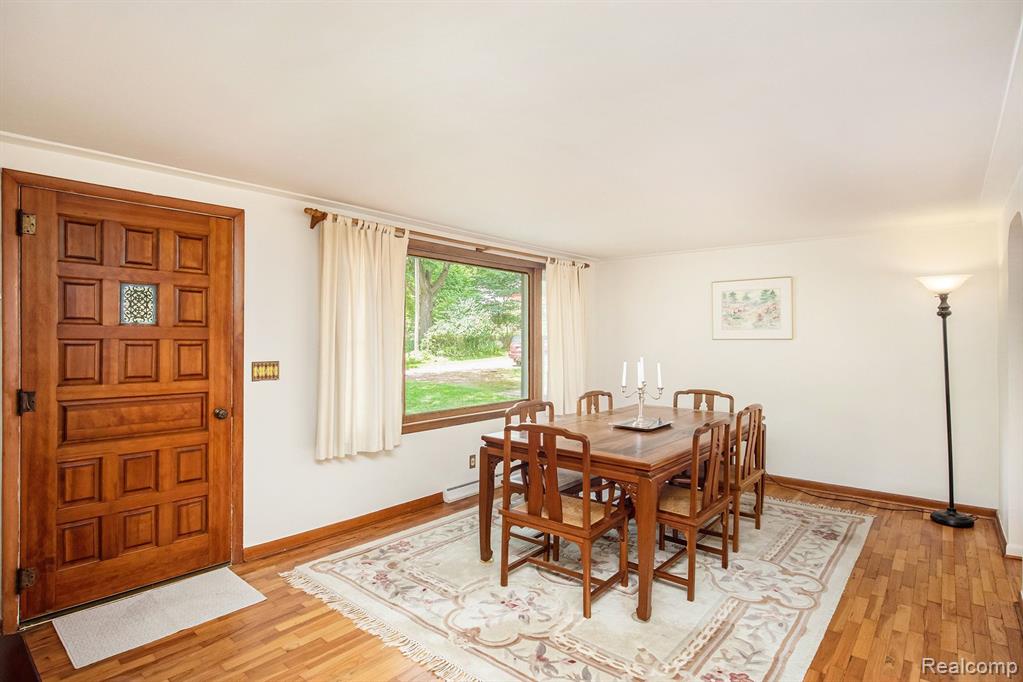 807 S OAK Street, Fenton, MI 48430 — Photo 11