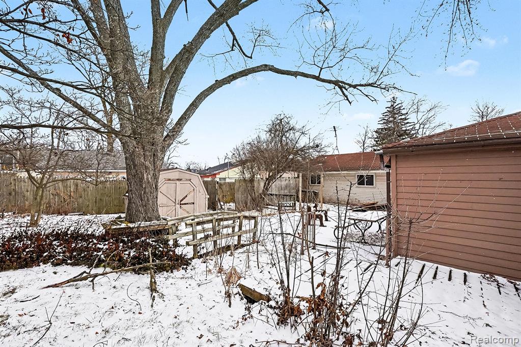 672 Linda Vista Drive, Pontiac, MI 48342 — Photo 7
