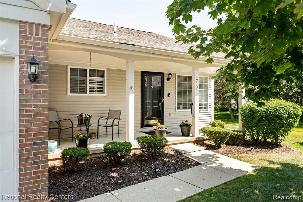 19337 Mandarin Drive, Roseville, MI 48066