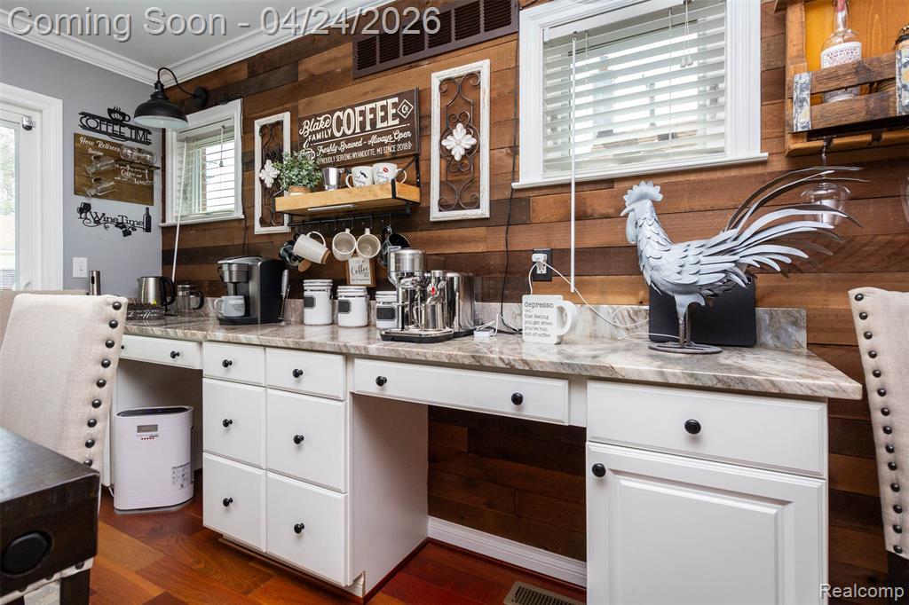 653 Chestnut Street, Wyandotte, MI 48192 — Photo 16