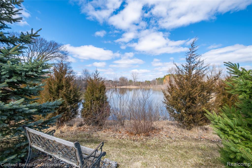 9283 Betsie Drive, Grand Blanc, MI 48439 — Photo 22