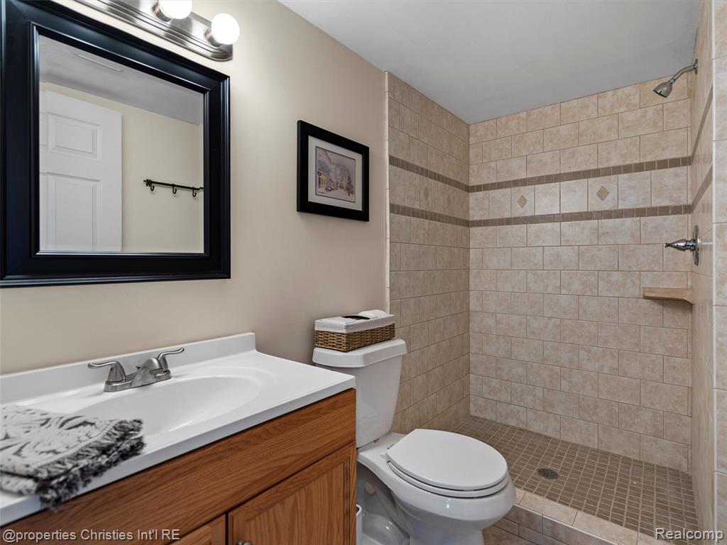 8951 Posey Drive, Whitmore Lake, MI 48189 — Photo 27