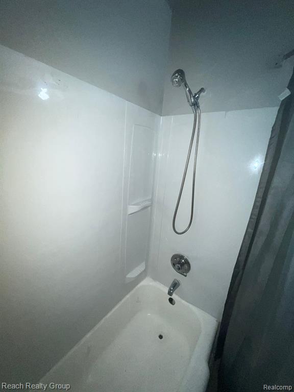 22755 GRAND RIVER Avenue, Detroit, MI 48219 — Photo 36