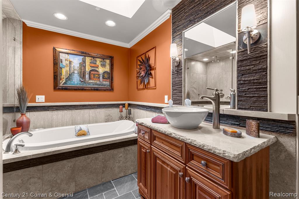 42049 Farm Lane Court, Sterling Heights, MI 48313 — Photo 32
