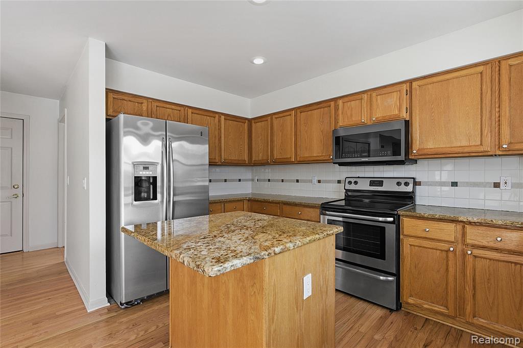 45677 Radnor Road, Canton, MI 48187 — Photo 15
