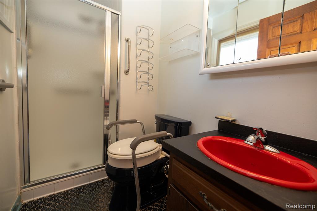 6084 Upper Straits Boulevard, West Bloomfield, MI 48324 — Photo 19