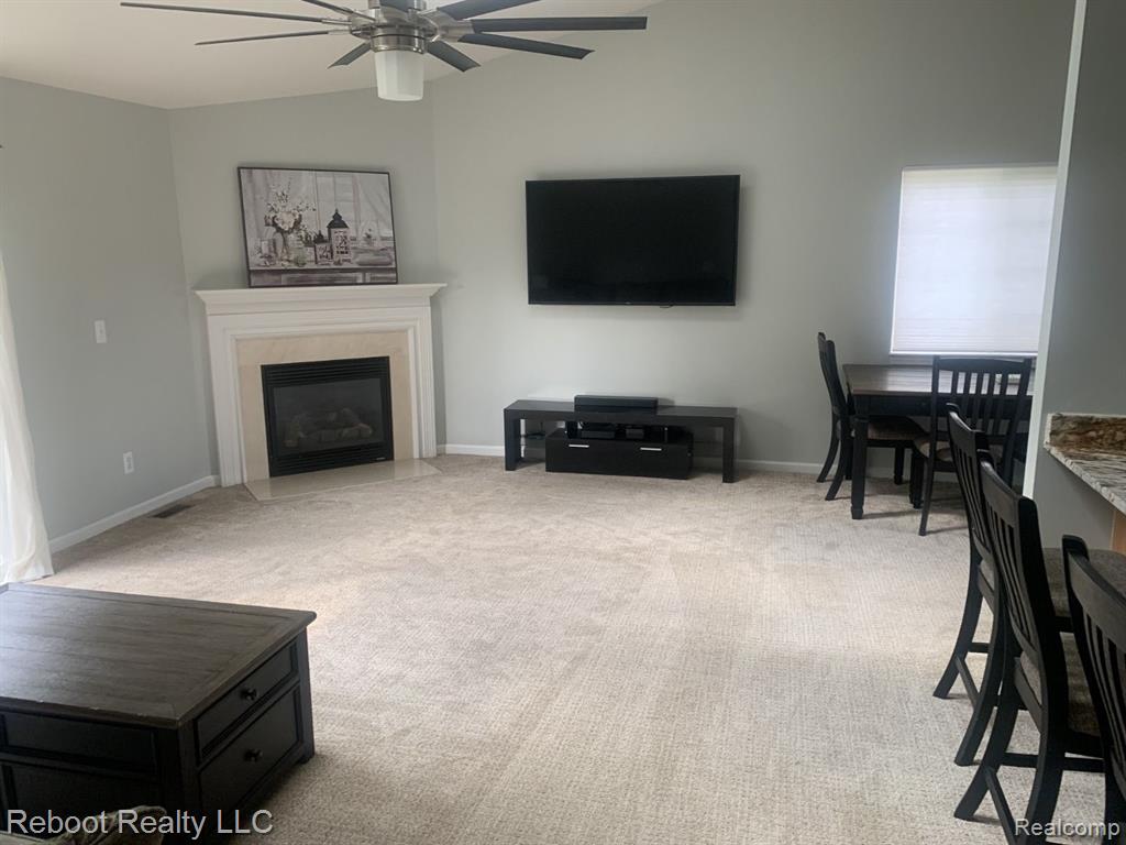 7019 MAGNOLIA Lane, Waterford, MI 48327 — Photo 12
