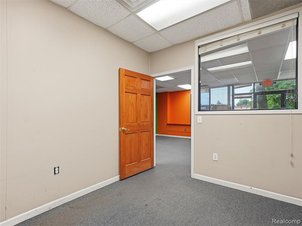 832 W 11 Mile Road, Madison Heights, MI 48071 — Photo 23