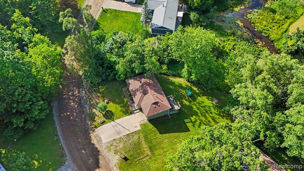 611 Bunny Run Boulevard, Lake Orion, MI 48362 — Photo 2