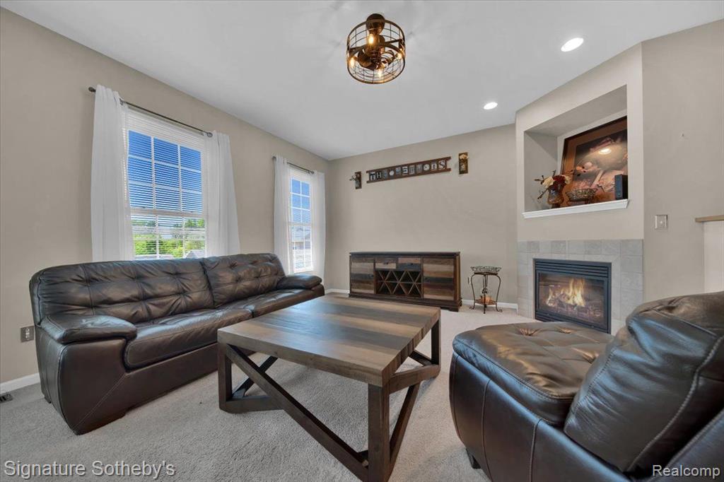 649 VINEWOOD Street, Wyandotte, MI 48192 — Photo 4