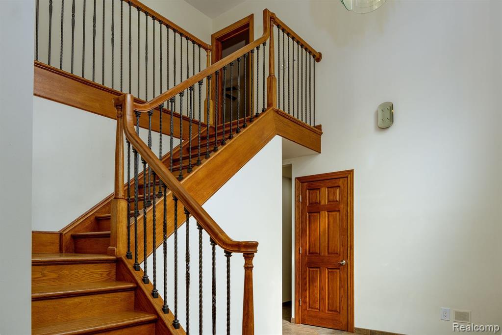 545 JUDI ANN Lane, Holly, MI 48442 — Photo 2