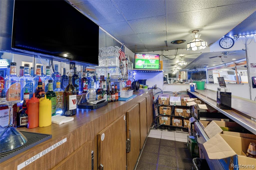 844 E 10 Mile Road, Hazel Park, MI 48030 — Photo 31