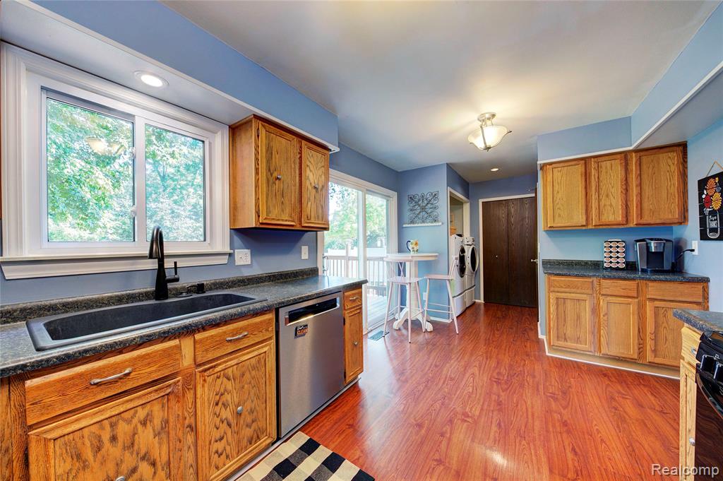 5646 New Meadow Drive, Ypsilanti, MI 48197 — Photo 13